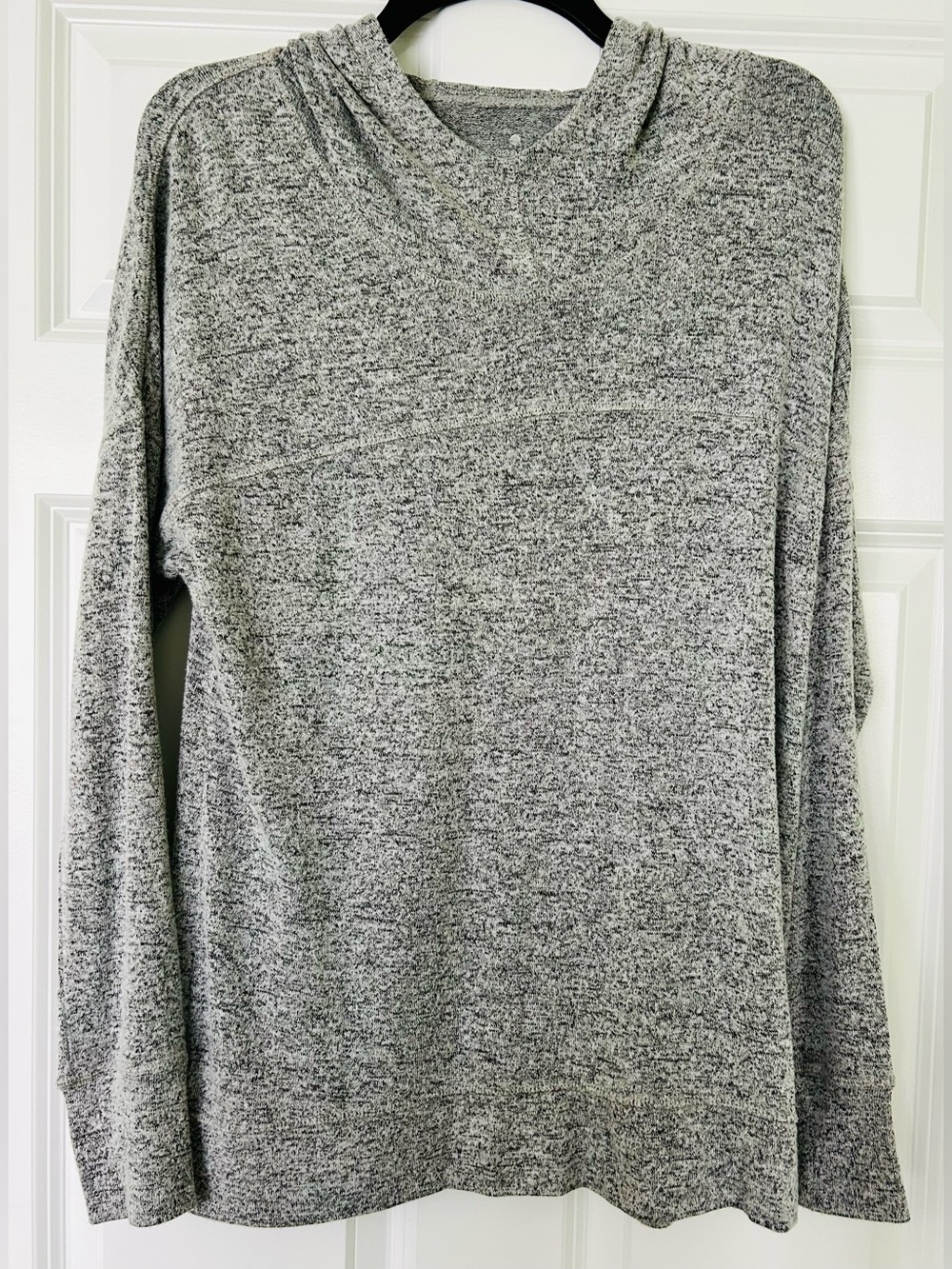 Apana Women’s Gray Long Sleeve Pullover Hoodie
